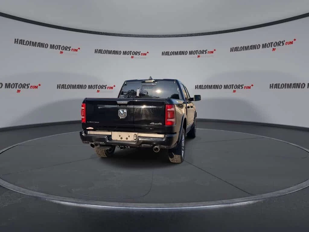 Dodge RAM 1500 Limited Crew Cab 5'7 Box 4x4/PANO/ОБДУХВАНЕ - изображение 8
