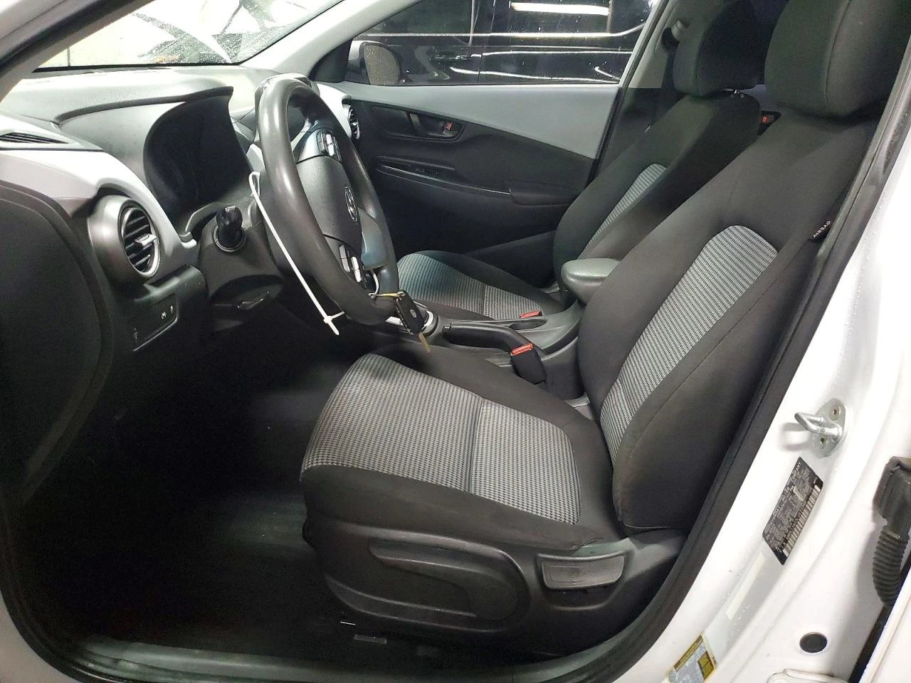 Hyundai Kona 2.0l Se, снимка 7 - Автомобили и джипове - 54888530