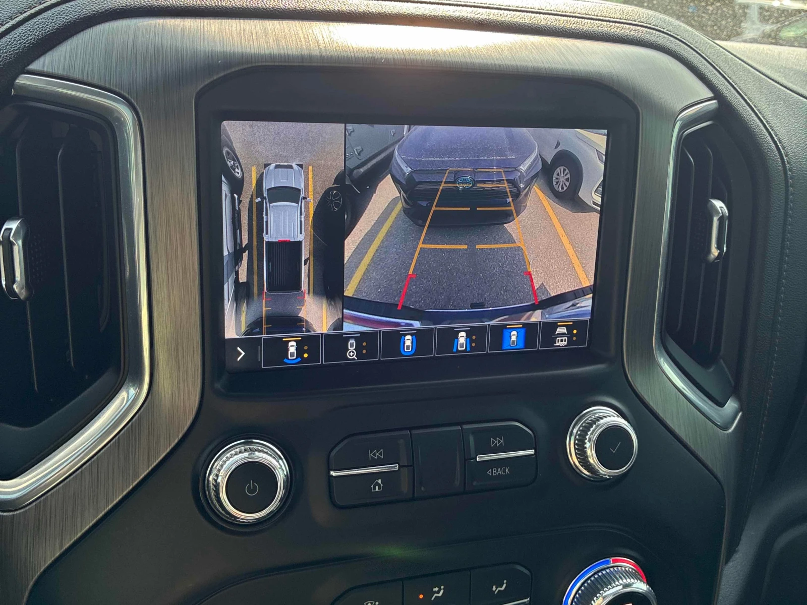 Gmc Sierra  Denali / 360 / DIS / HUD / ОБДУХВАНЕ , снимка 11 - Автомобили и джипове - 55856933