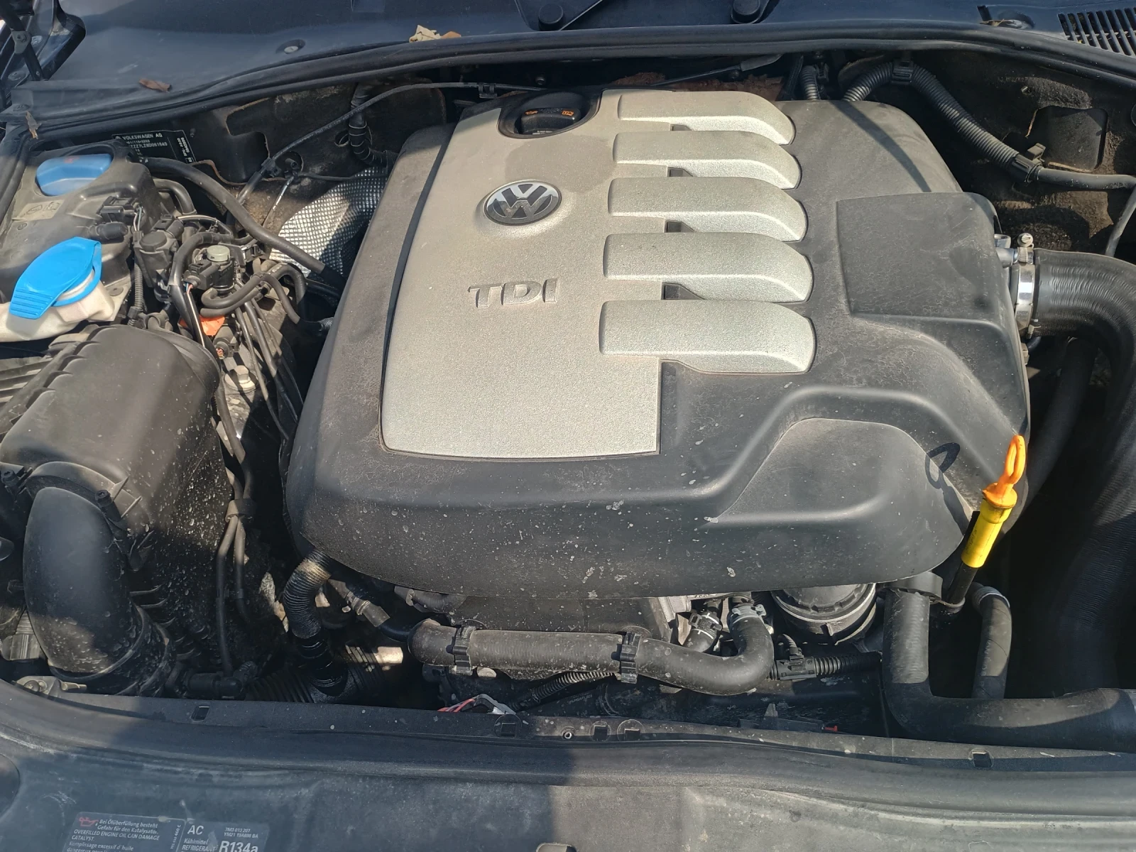 VW Touareg 2.5 Дизел , снимка 3 - Автомобили и джипове - 56285553