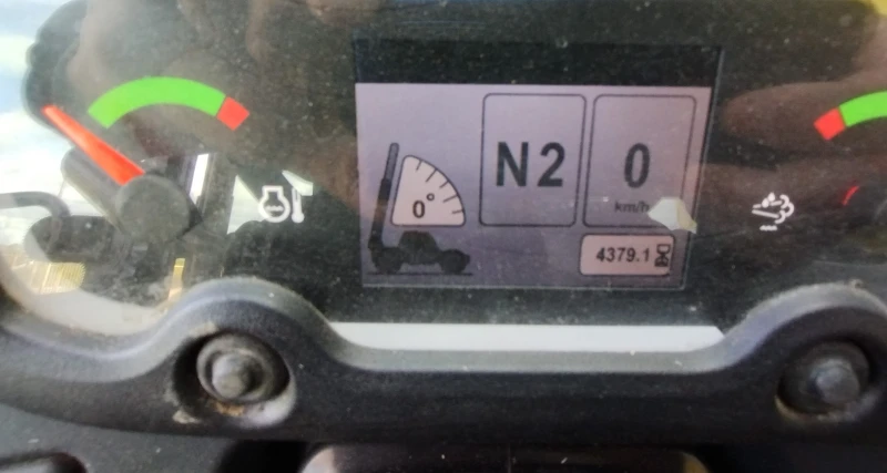 Телескопичен товарач Caterpillar 408D, снимка 7 - Селскостопанска техника - 50220801