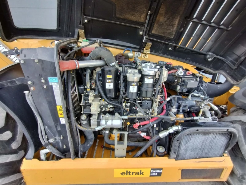 Телескопичен товарач Caterpillar 408D, снимка 13 - Селскостопанска техника - 50220801