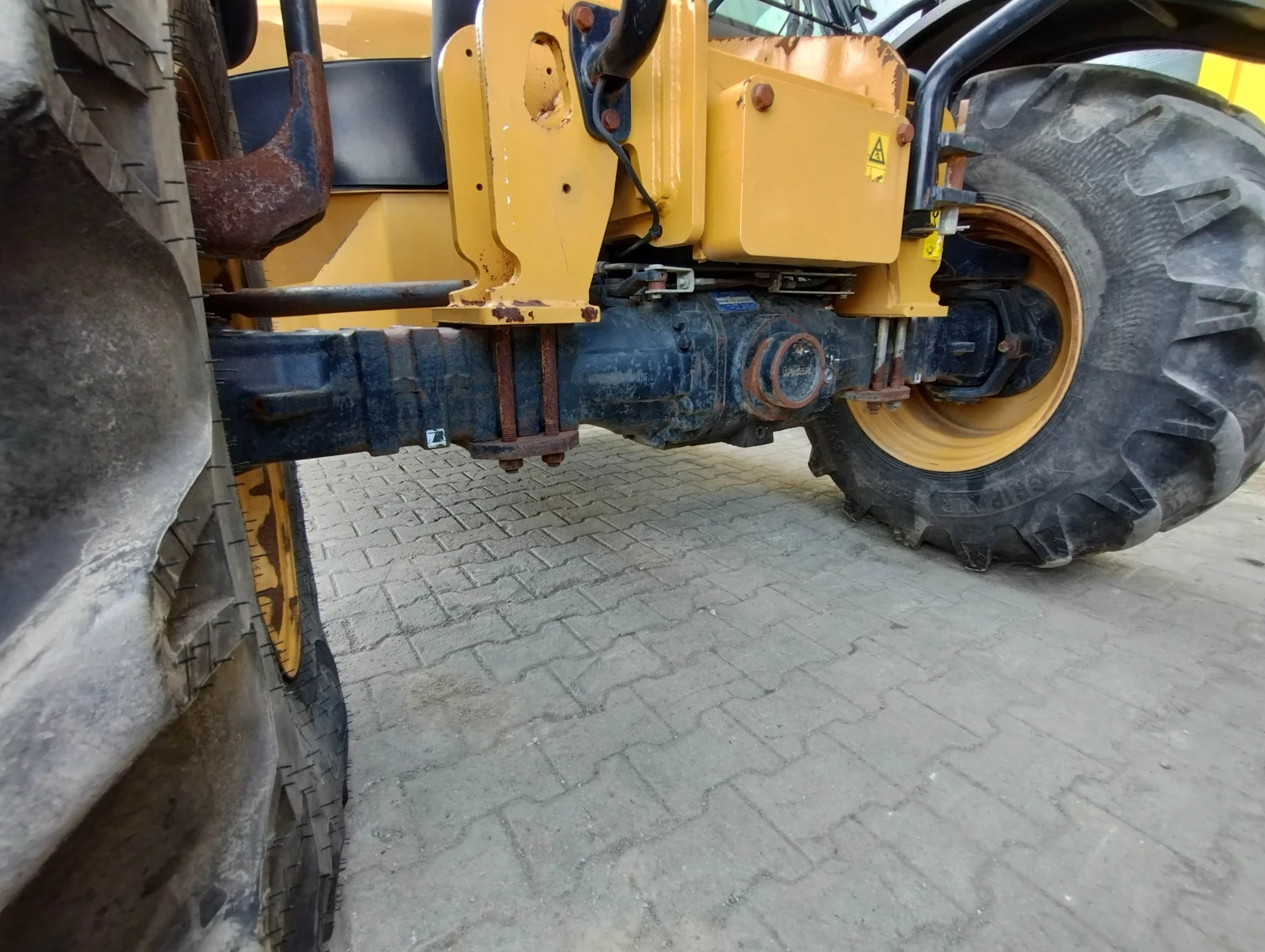   Caterpillar 408D | Mobile.bg   14