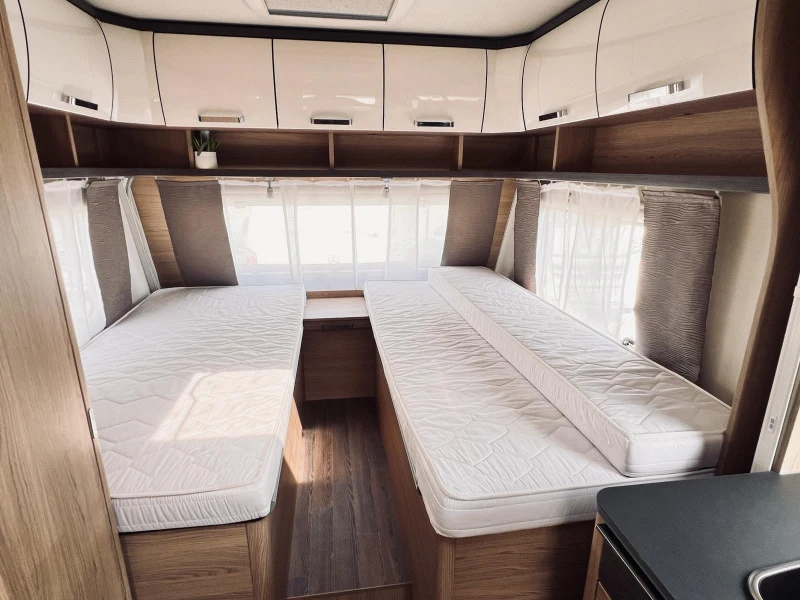 Каравана Burstner Averso Plus 520 6 местна Kиматик Мувър Тента, снимка 9 - Каравани и кемпери - 51141704