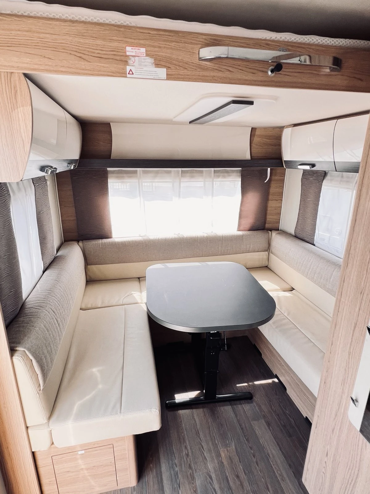 Каравана Burstner Averso Plus 520 6 местна Kиматик Мувър Тента - изображение 7