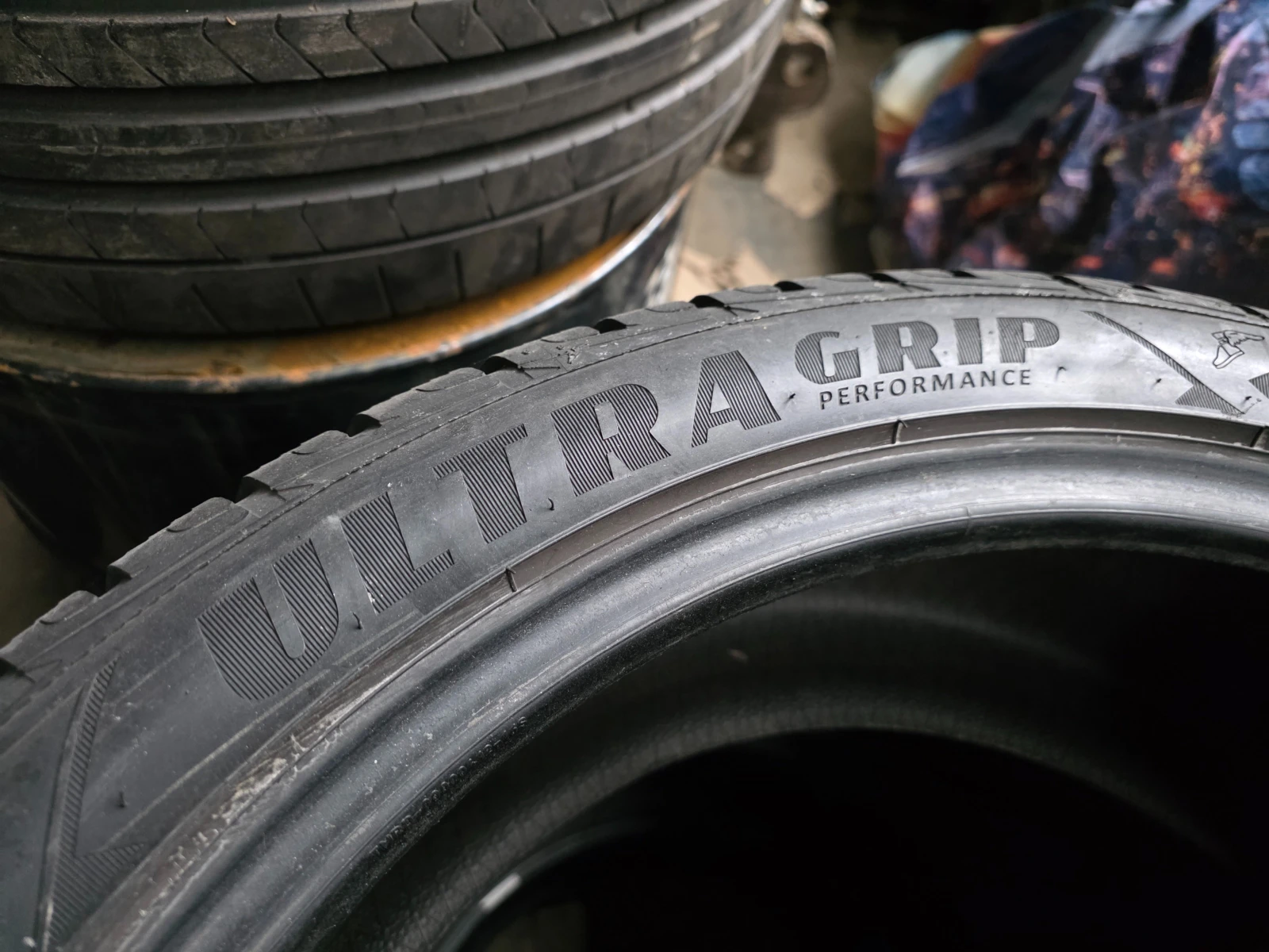 Гуми Зимни 265/40R20, снимка 9 - Гуми и джанти - 54174311