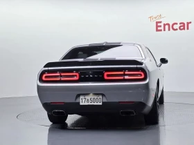 Dodge Challenger 5.7 T Automatic, снимка 4