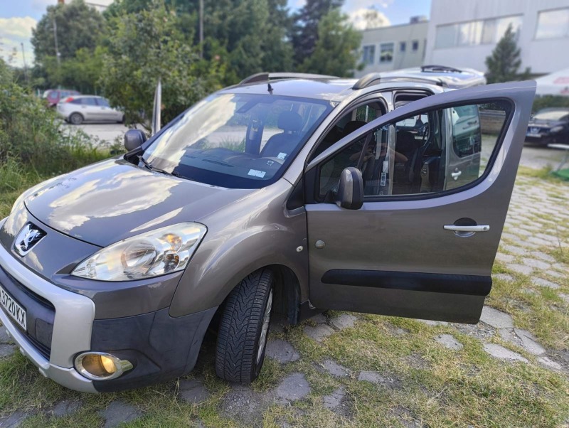 Peugeot Partner, снимка 6 - Автомобили и джипове - 46439239