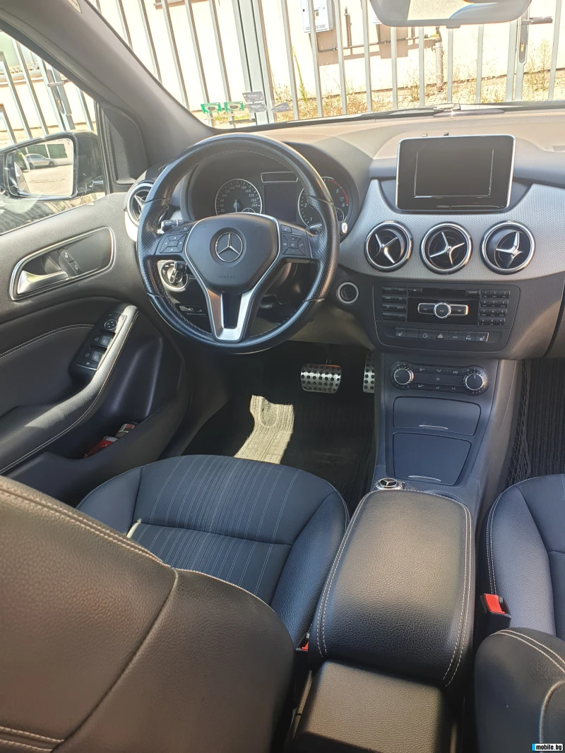 Mercedes-Benz B 180  SPORT, снимка 12 - Автомобили и джипове - 47647796