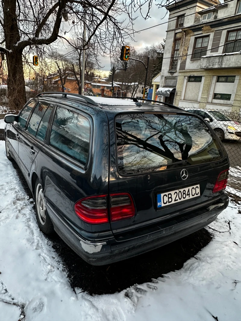 Mercedes-Benz E 320, снимка 5 - Автомобили и джипове - 48593074