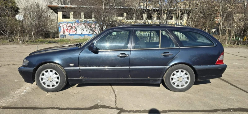 Mercedes-Benz C 200 2.0 kompressor, снимка 3 - Автомобили и джипове - 49006659