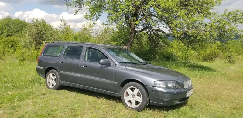 Volvo V70 AWD, снимка 3 - Автомобили и джипове - 52700046