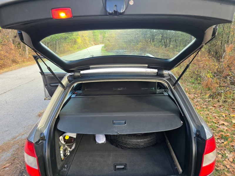 Audi A4 1.8T, снимка 9 - Автомобили и джипове - 52831890