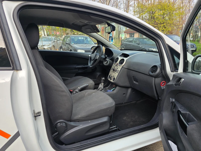 Opel Corsa, снимка 12 - Автомобили и джипове - 52727858