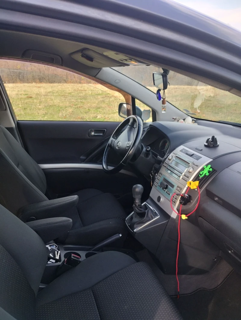 Toyota Corolla verso, снимка 12 - Автомобили и джипове - 53328625