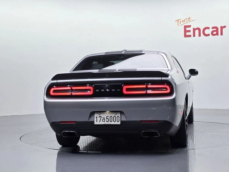 Dodge Challenger 5.7 T Automatic, снимка 4 - Автомобили и джипове - 56003164
