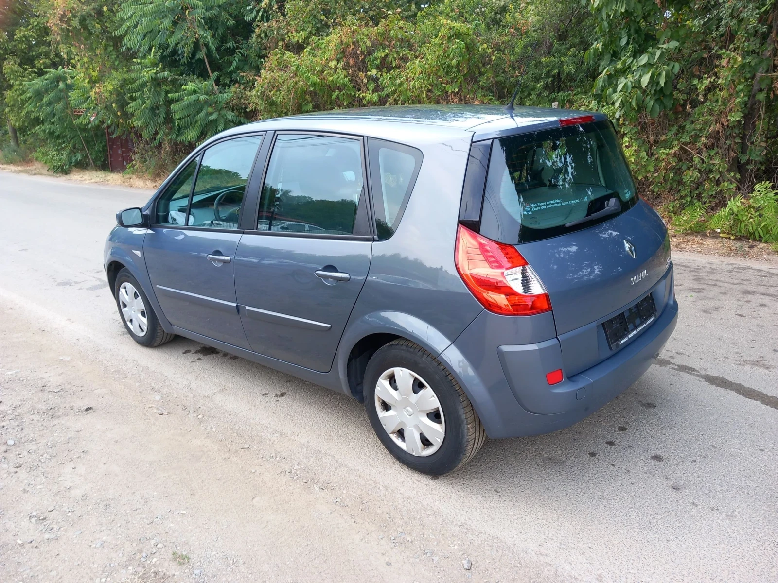 Renault Scenic 1.4i 98ks.feislift - изображение 8