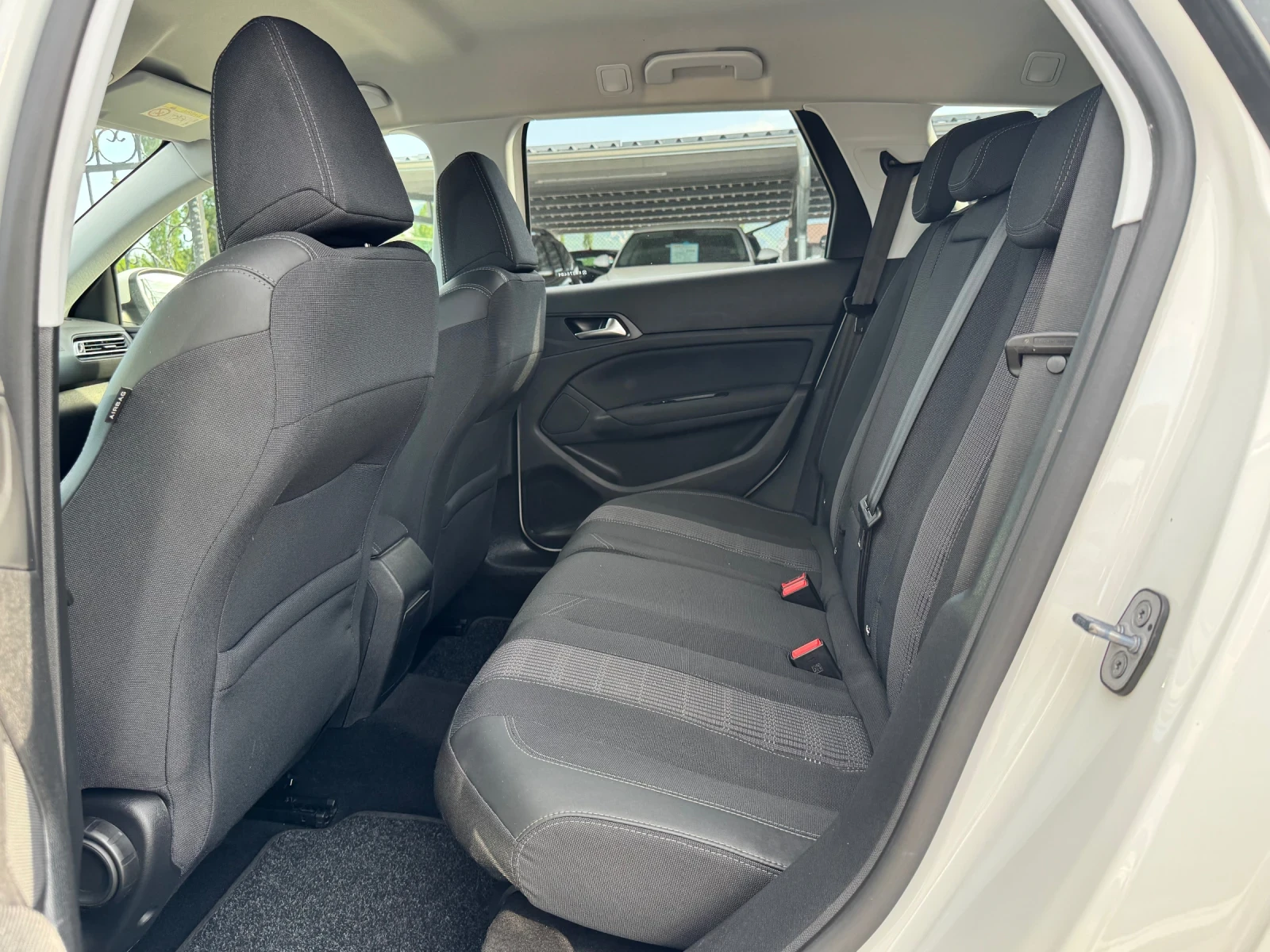 Peugeot 308 1.5HDI ИТАЛИЯ - изображение 8