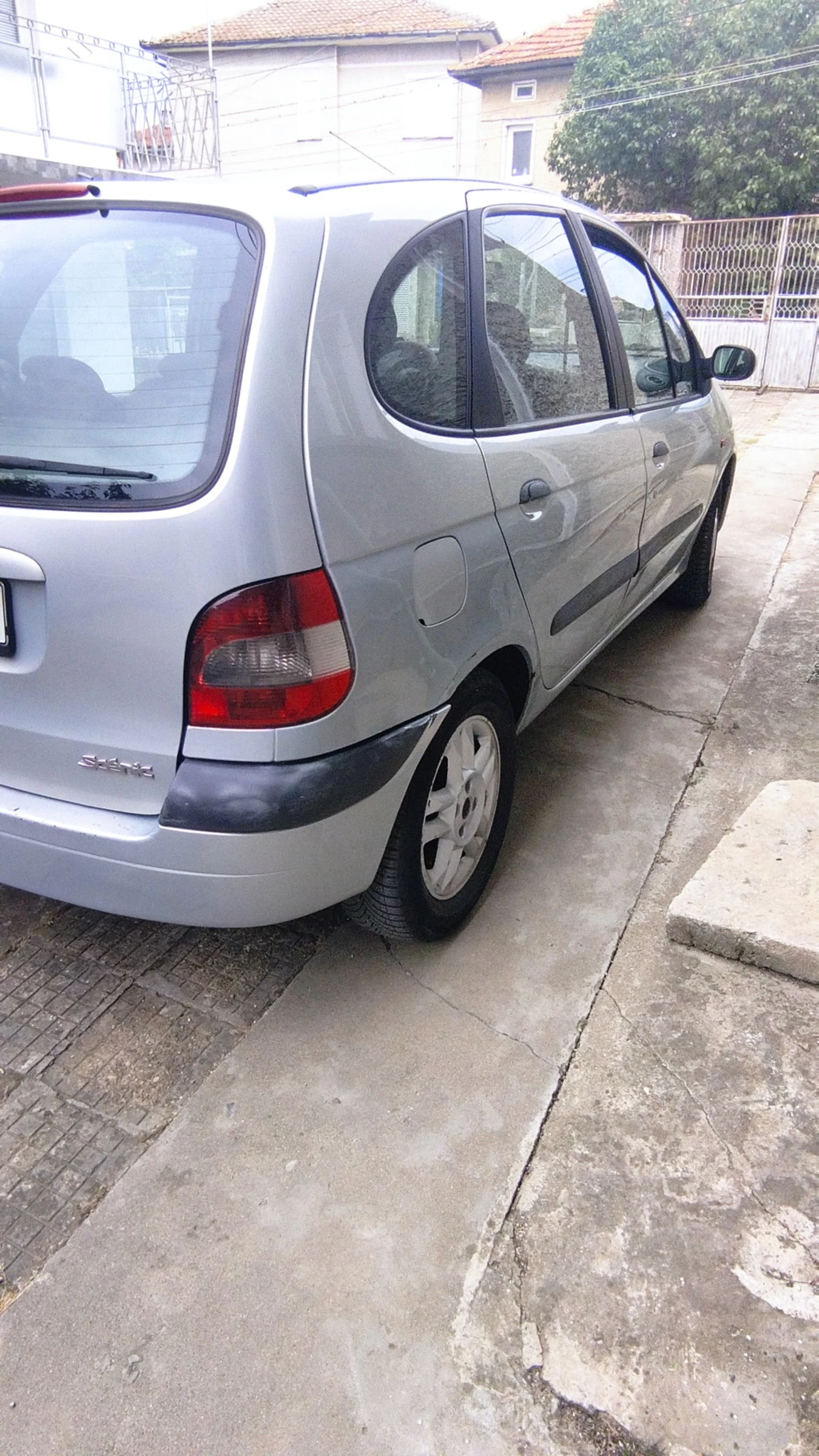 Renault Scenic 1.9 DTI - изображение 3