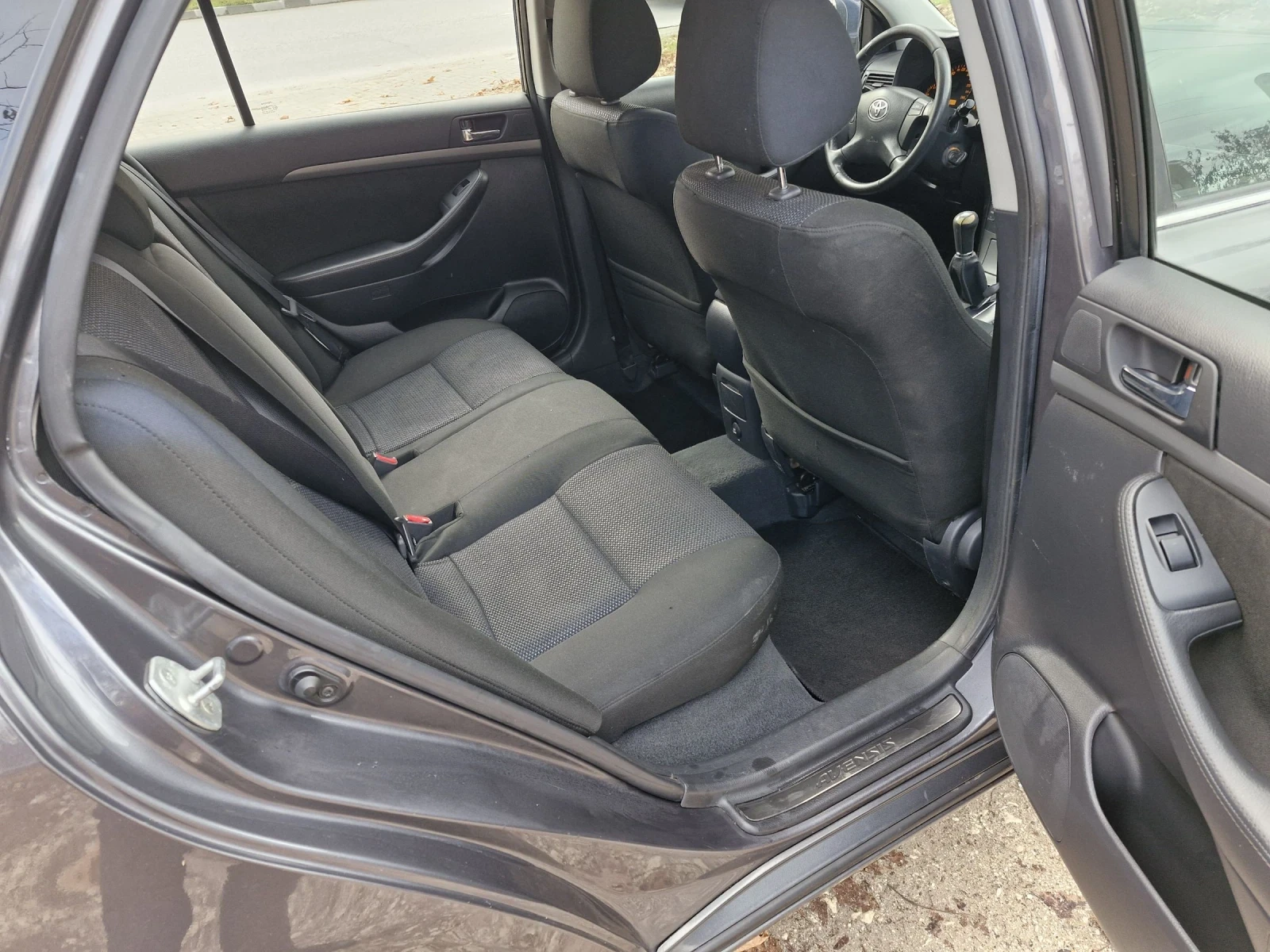 Toyota Avensis 1.8 ������ 129�.�. ���������, ��������, ���������� | Mobile.bg � ����������� 13