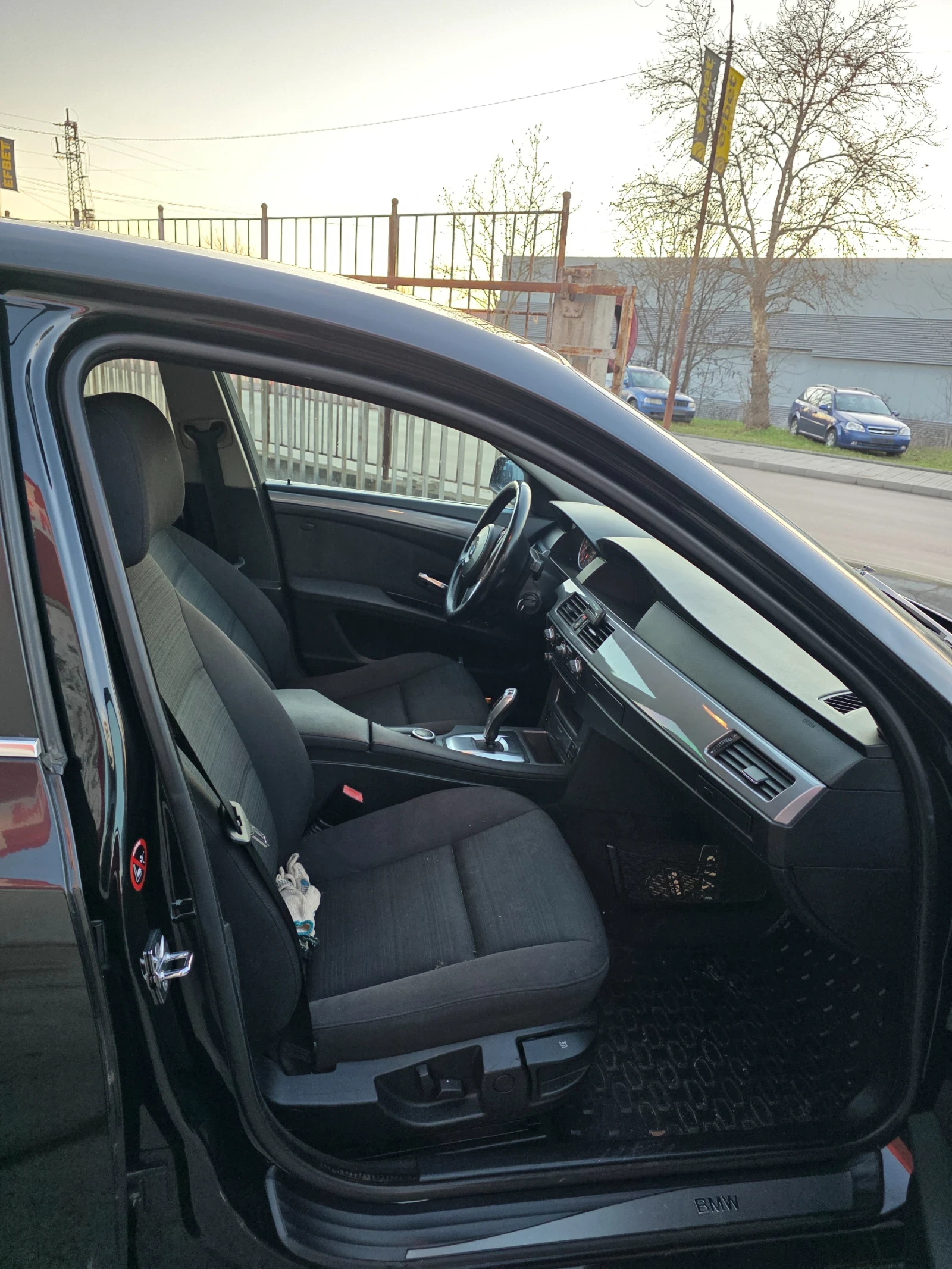 BMW 523 2.5i 190hp - изображение 9