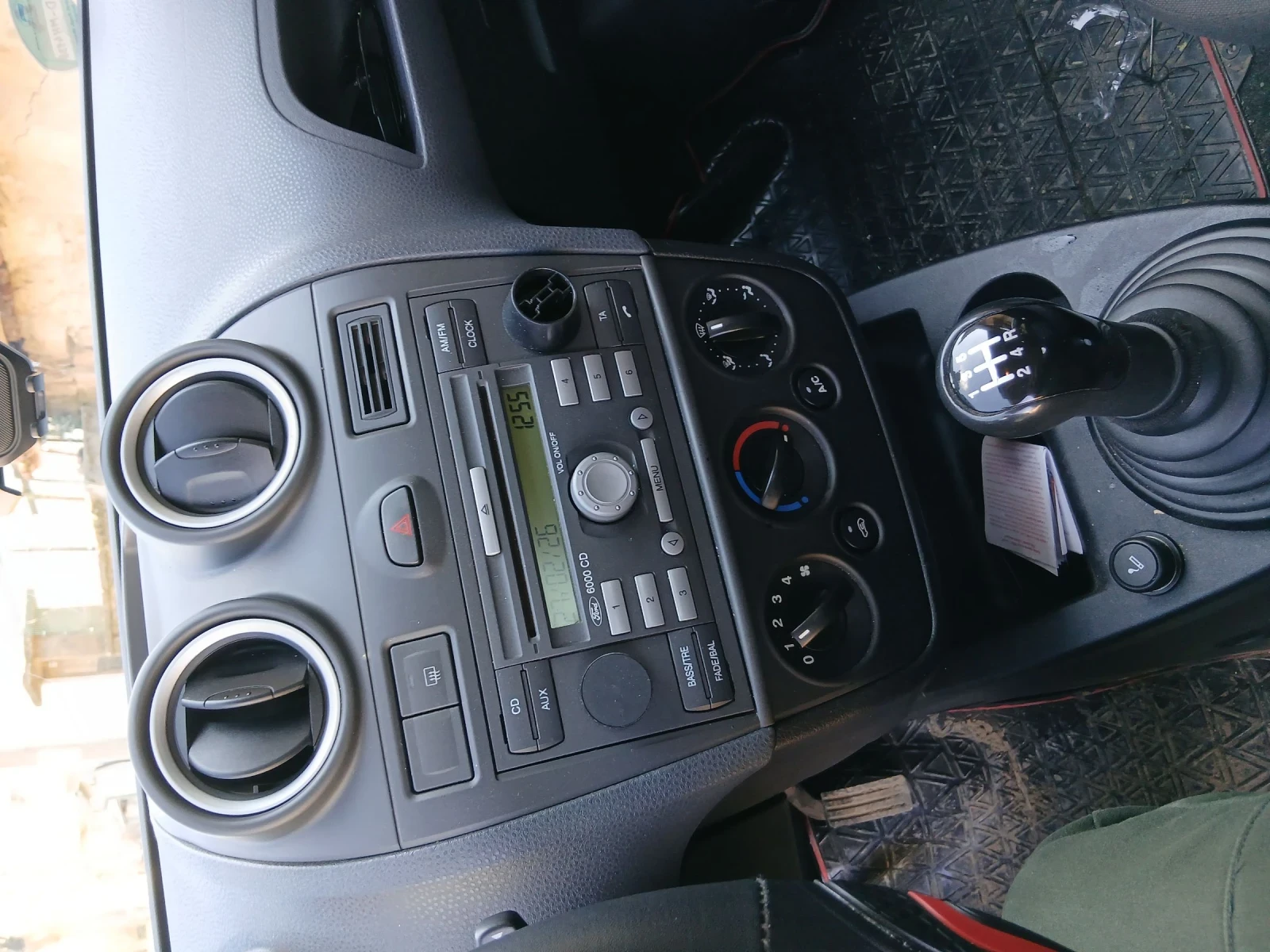 Ford Fiesta  - изображение 7