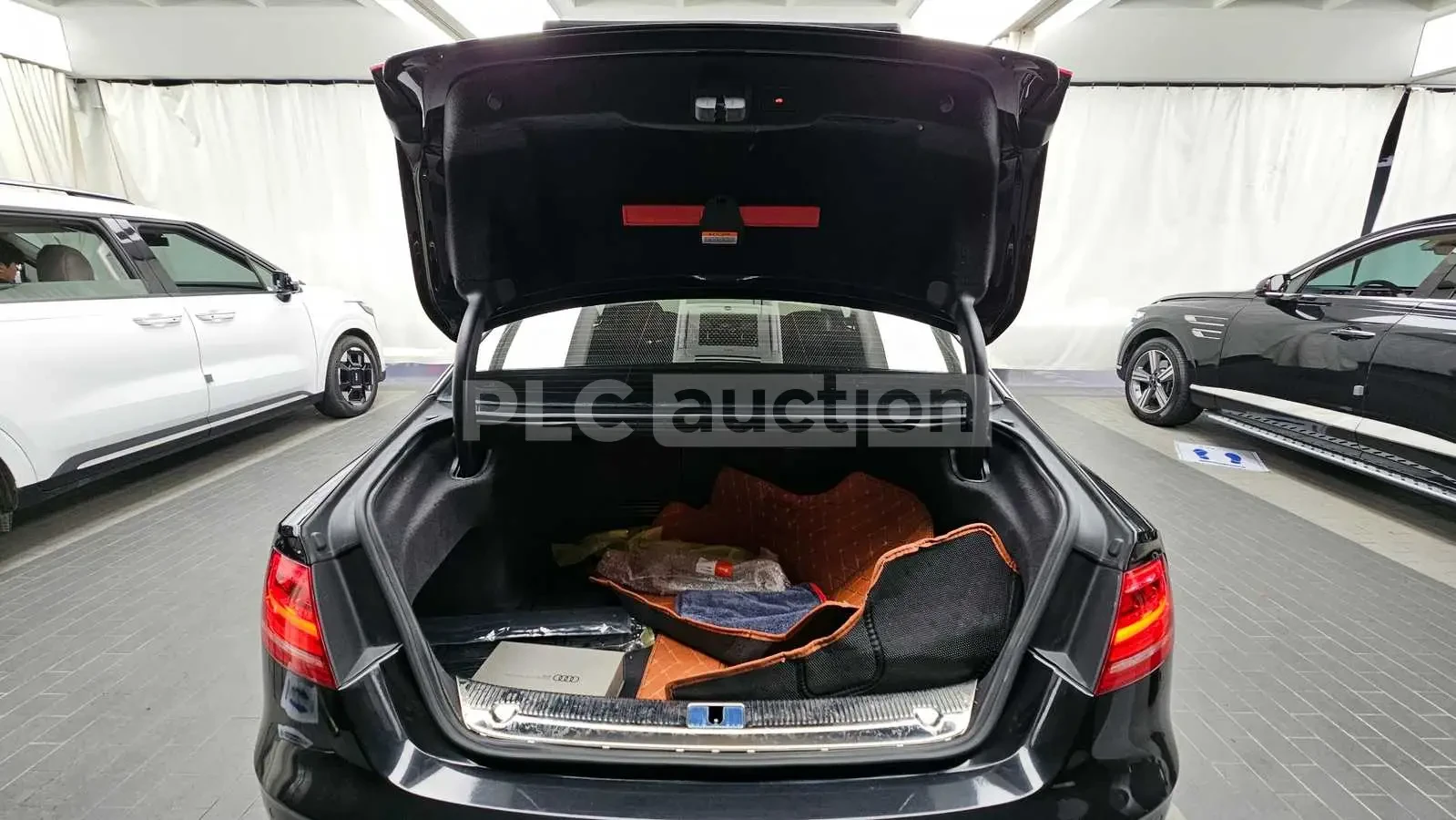 Audi A8, снимка 17 - Автомобили и джипове - 54141371