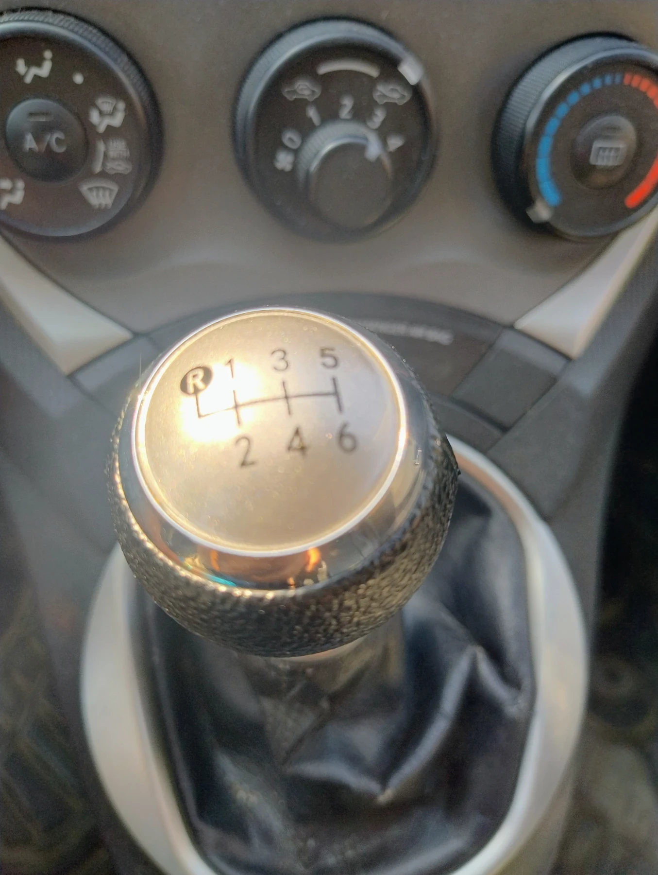 Toyota Verso S Версо С, 6 ск, 1.33 бензин, снимка 10 - Автомобили и джипове - 55851140