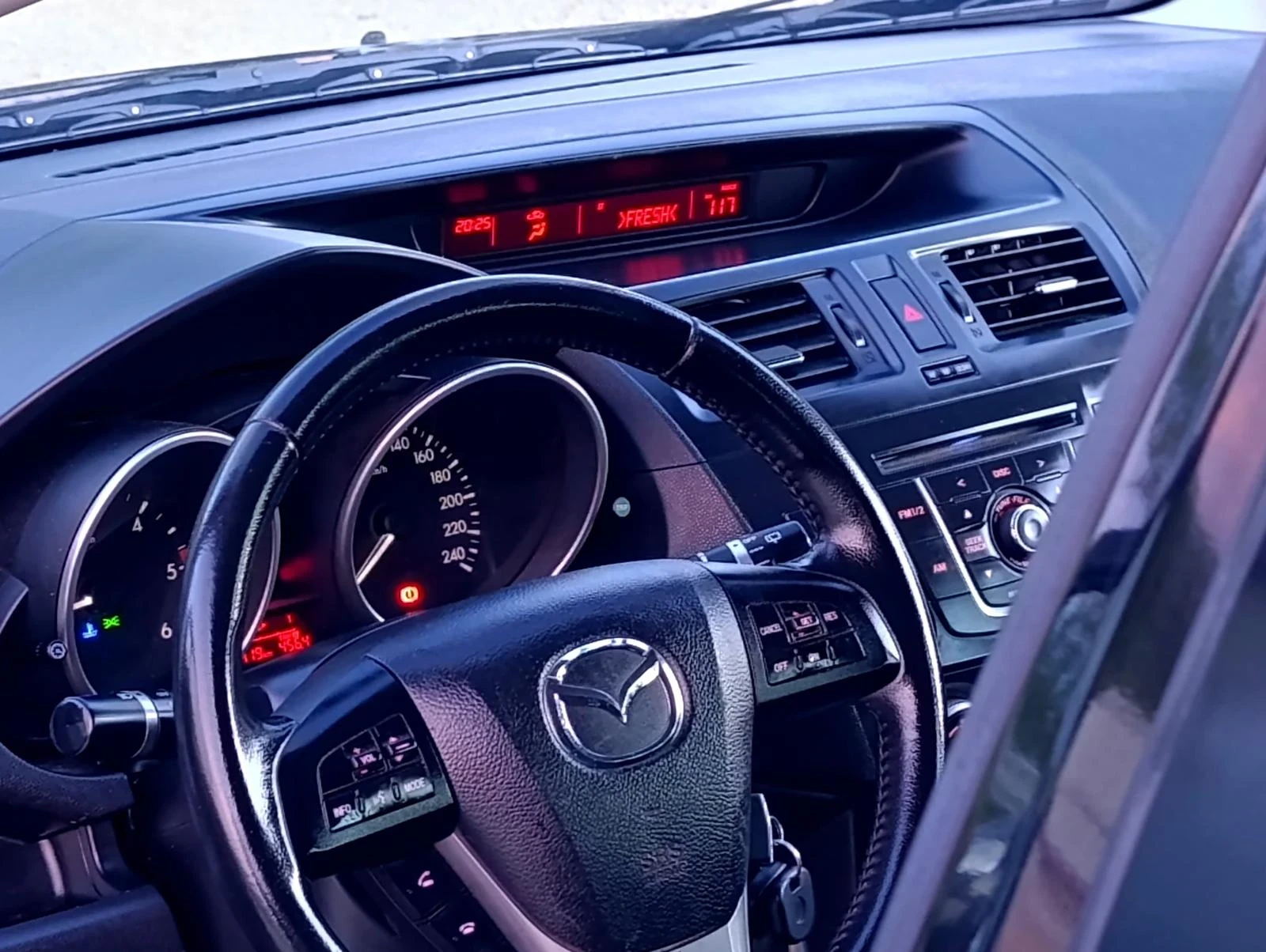 Mazda 5 1, 6 dizel, снимка 9 - Автомобили и джипове - 55016562