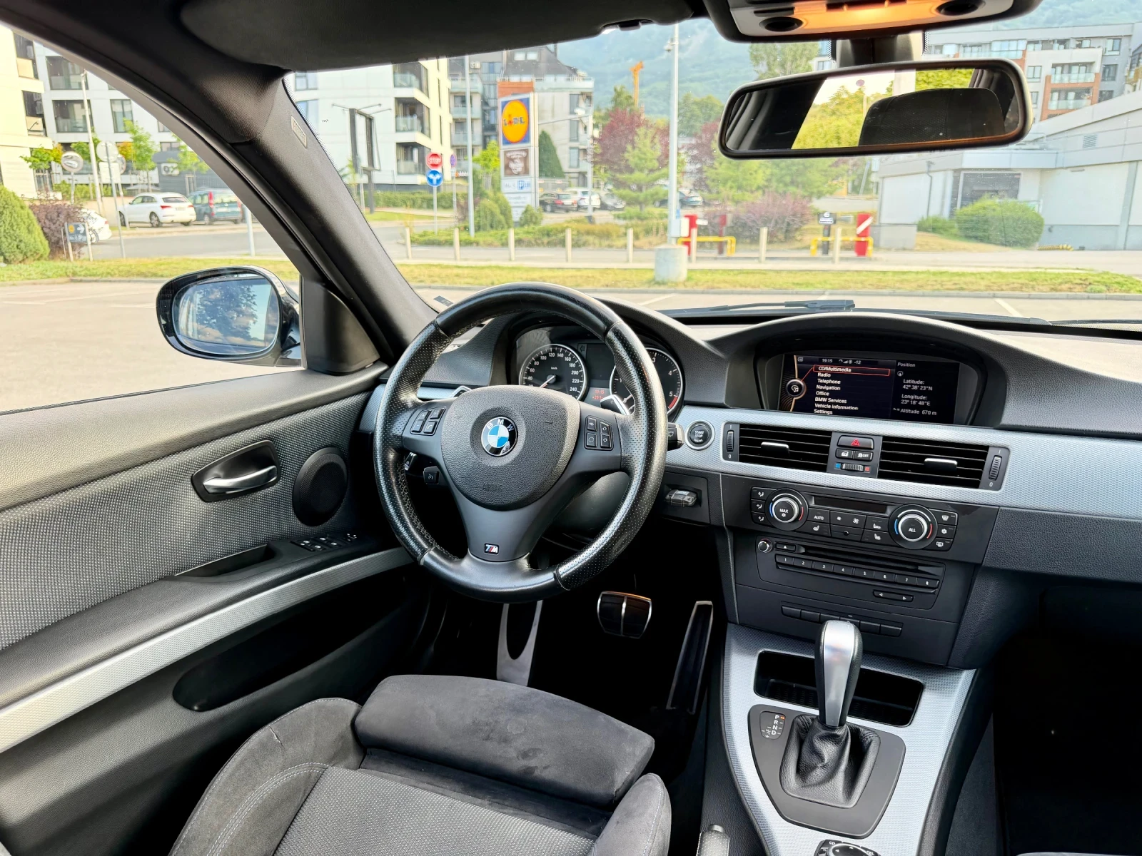 BMW 320 X drive , снимка 14 - Автомобили и джипове - 55597940