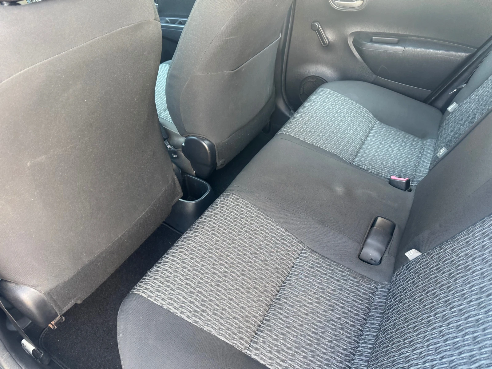 Toyota Yaris, снимка 8 - Автомобили и джипове - 55625341
