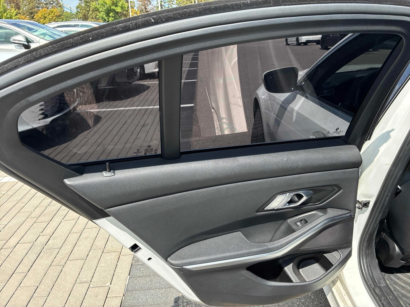 BMW 330 xDrive * АВТОКРЕДИТ * ГЛАВНО ПРЕДСТАВИТЕЛСТВО, снимка 13 - Автомобили и джипове - 55802956