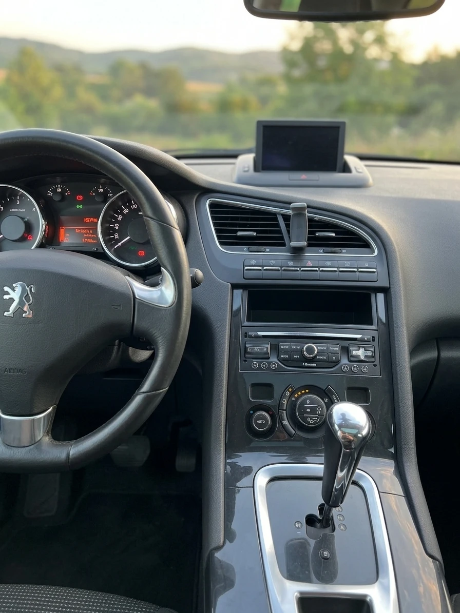 Peugeot 5008 1.6 HDI AВТОМАТИК, снимка 4 - Автомобили и джипове - 55875856