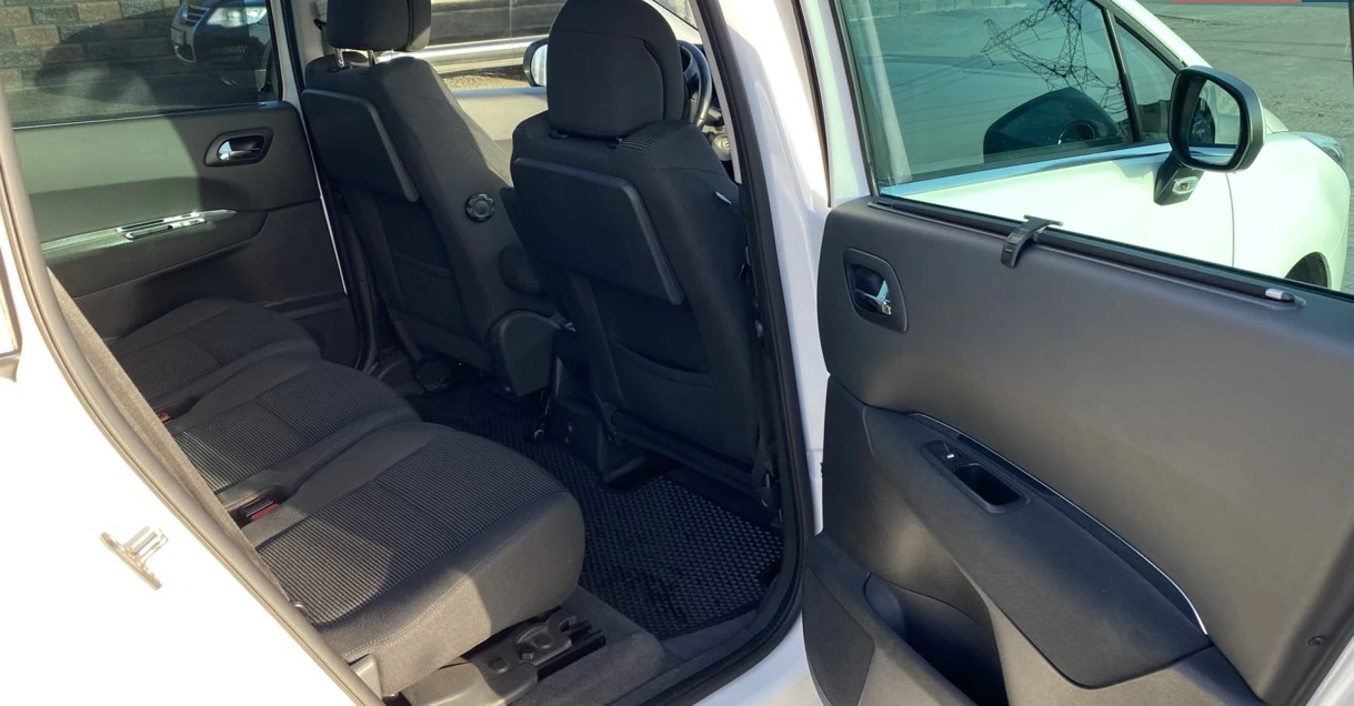 Peugeot 5008 1.6 HDI AВТОМАТИК, снимка 7 - Автомобили и джипове - 55875856