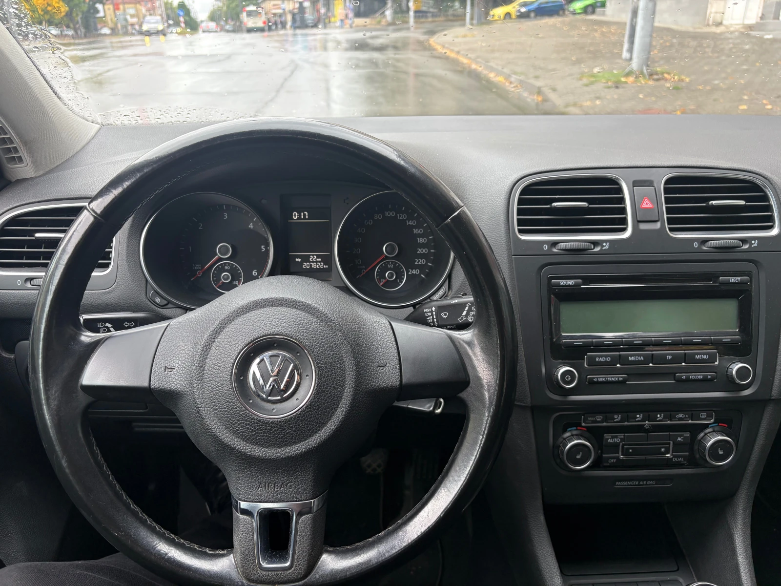 VW Golf 2.0TDI 110кс, снимка 11 - Автомобили и джипове - 56487944