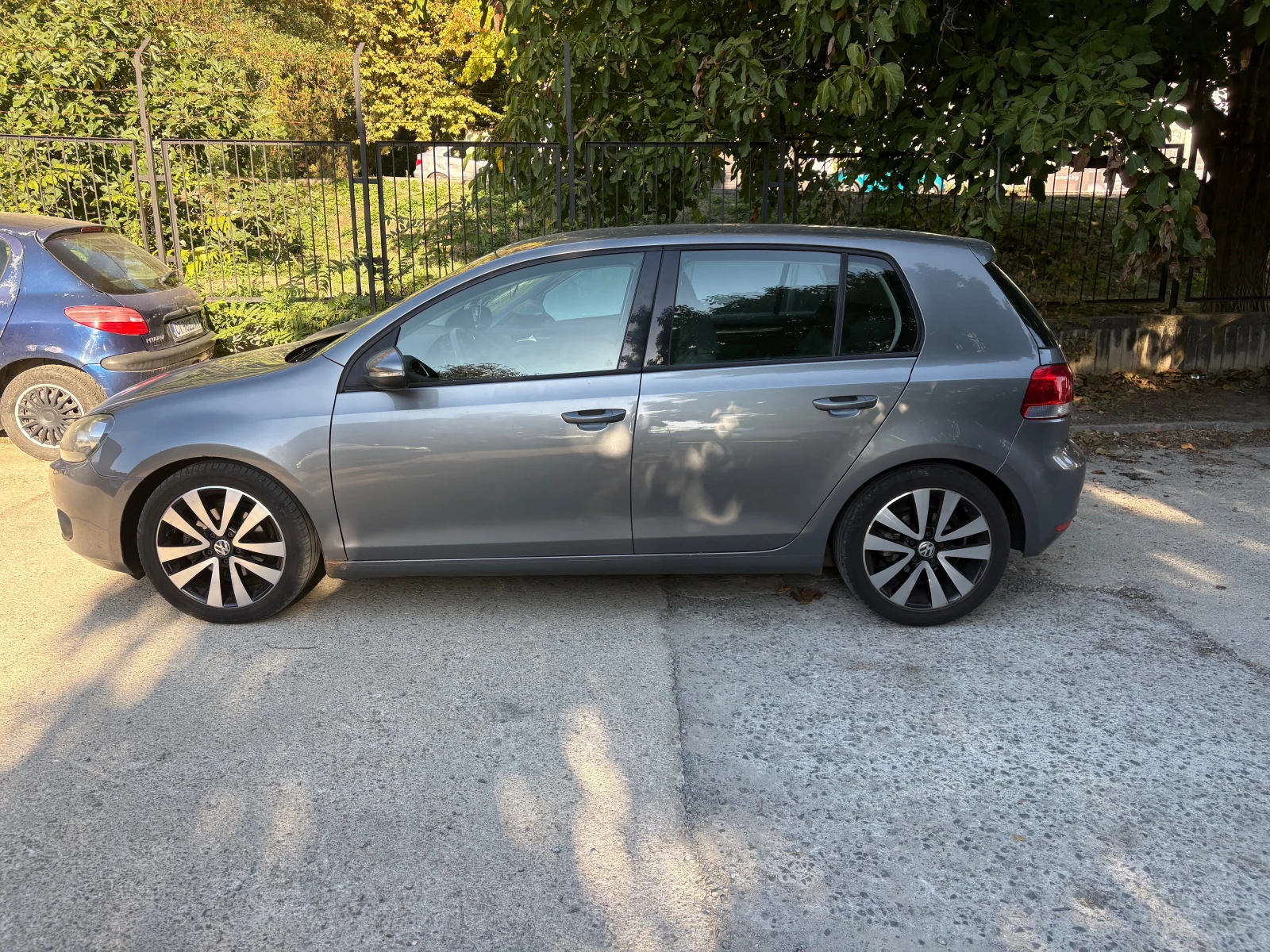 VW Golf 2.0TDI 110кс, снимка 3 - Автомобили и джипове - 56487944
