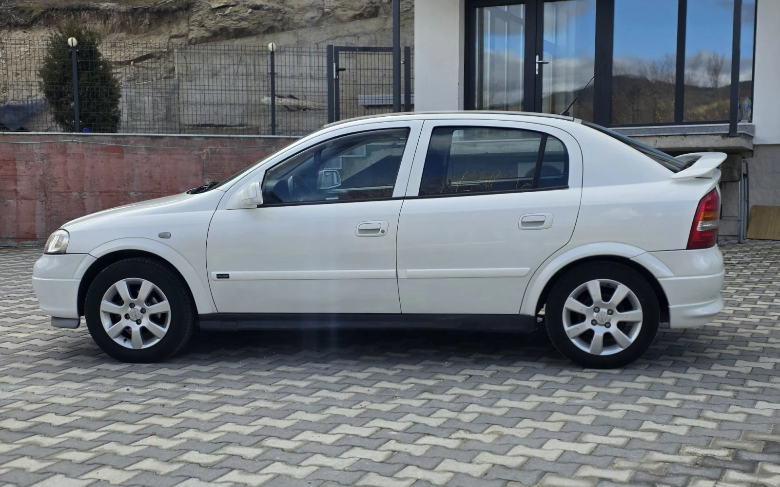 Opel Astra, снимка 4 - Автомобили и джипове - 56721422