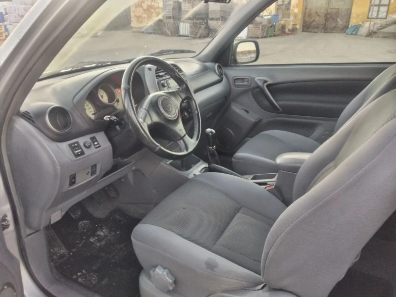 Toyota Rav4 2.0i, снимка 5 - Автомобили и джипове - 48730428