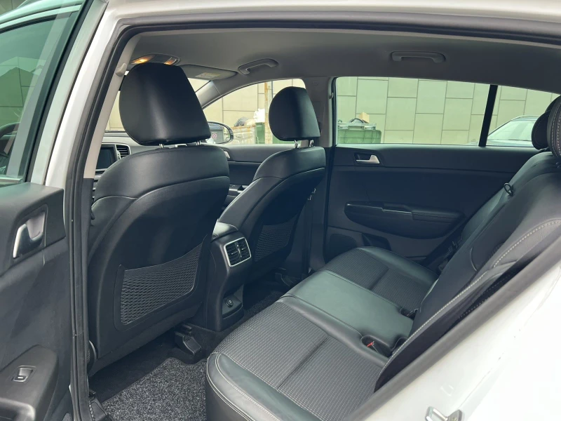 Kia Sportage CRDI, снимка 8 - Автомобили и джипове - 52583054