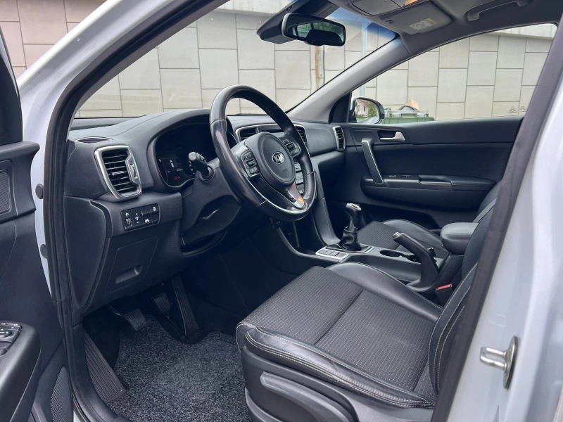 Kia Sportage CRDI, снимка 4 - Автомобили и джипове - 52583054