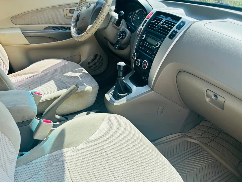 Hyundai Tucson, снимка 7 - Автомобили и джипове - 52651125