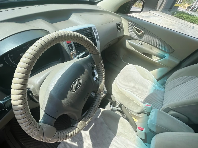 Hyundai Tucson, снимка 9 - Автомобили и джипове - 52651125