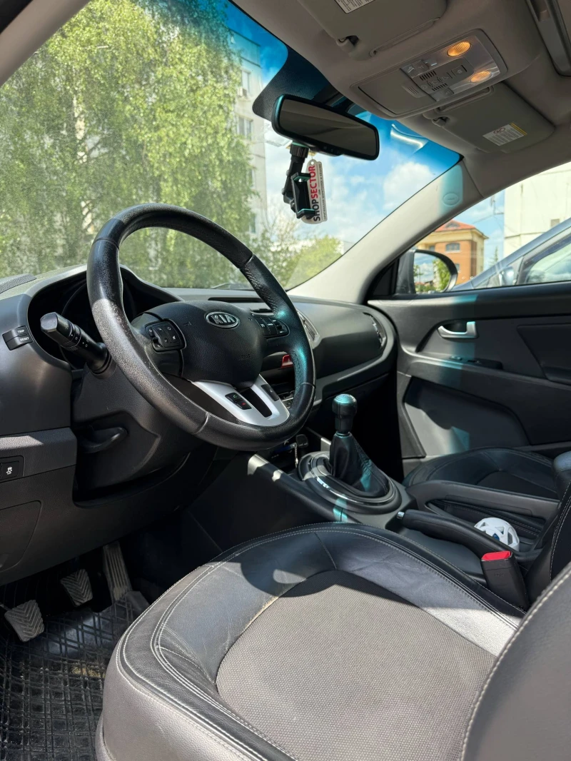 Kia Sportage, снимка 4 - Автомобили и джипове - 52208391