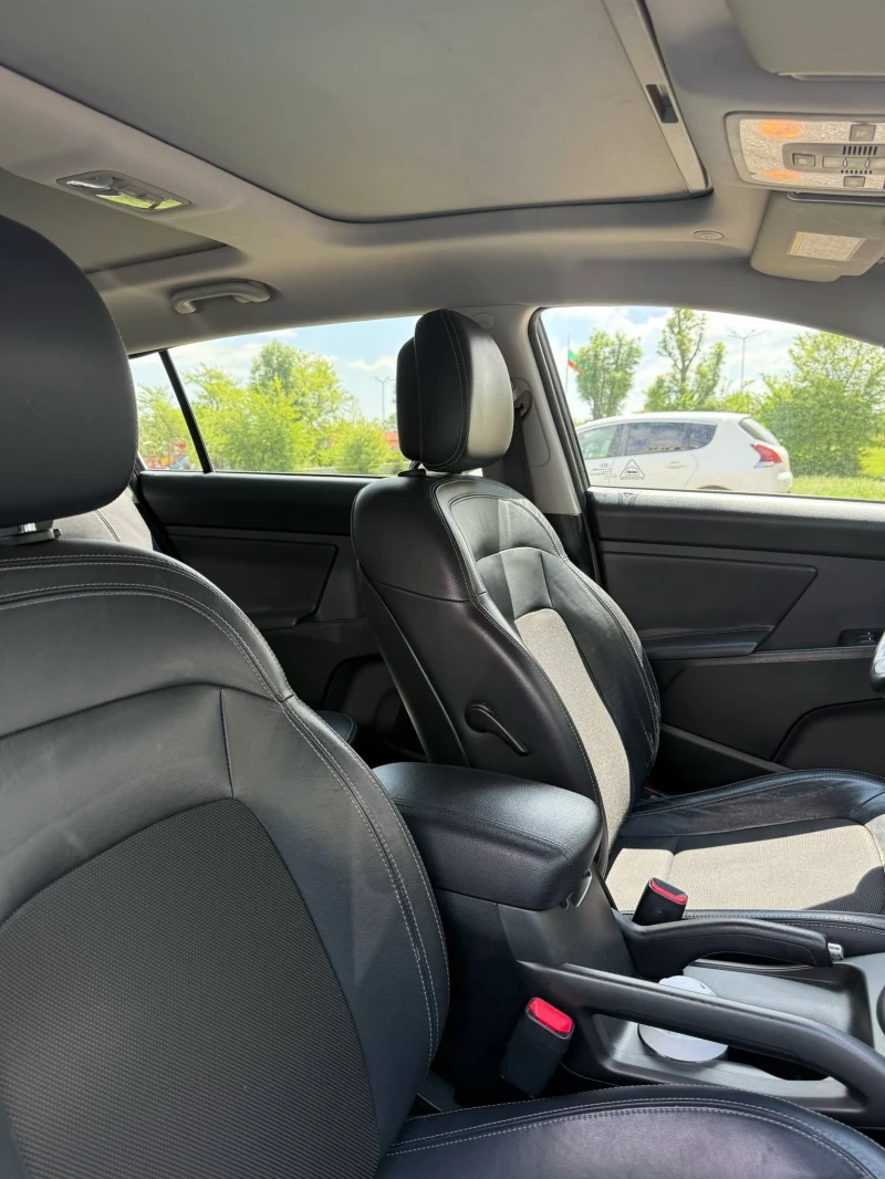 Kia Sportage, снимка 9 - Автомобили и джипове - 52208391