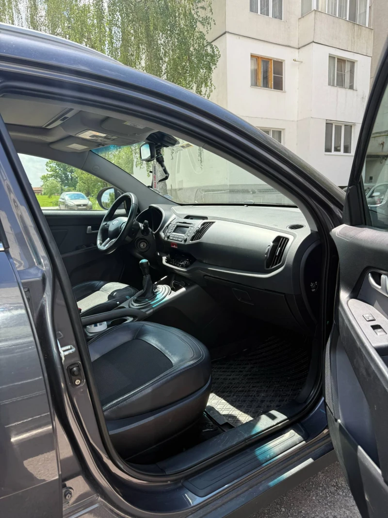 Kia Sportage, снимка 6 - Автомобили и джипове - 52208391