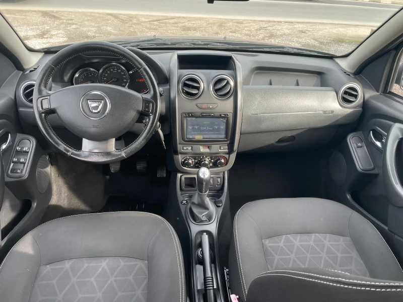 Dacia Duster 1.6 LPG, снимка 8 - Автомобили и джипове - 53382798