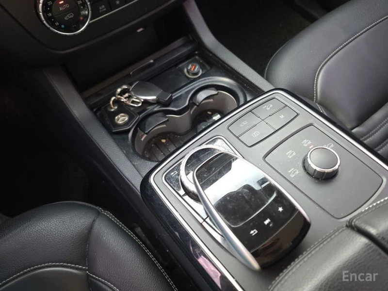 Mercedes-Benz GLE 350, снимка 8 - Автомобили и джипове - 53557994