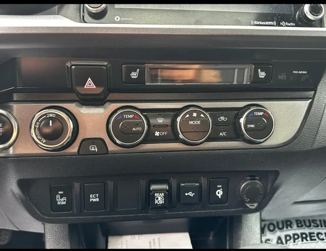Toyota Tacoma TRD Off Road Double Cab 4WD !FULL! PANORAMA, снимка 11 - Автомобили и джипове - 55099587