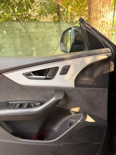 Audi Q8, снимка 8 - Автомобили и джипове - 56106726