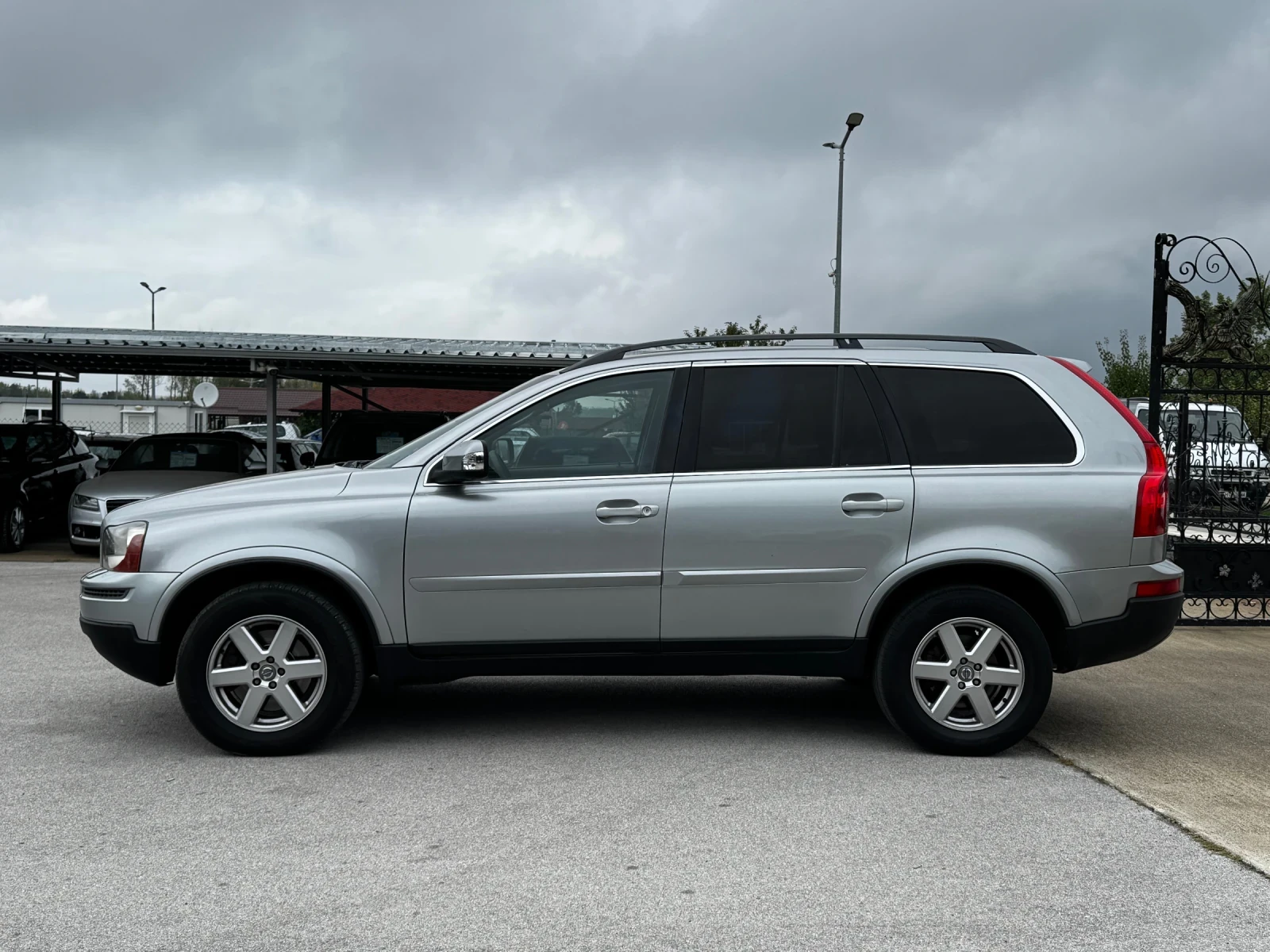 Volvo Xc90 2.4D5 6+ 1 АВТОМАТ ИТАЛИЯ - изображение 2